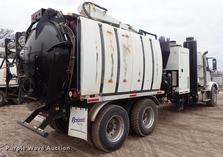 image for item DC1346 2012 Volvo VHD hydrovac truck