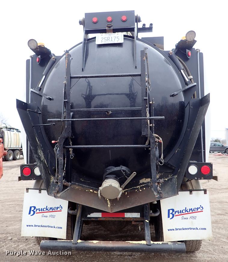 image for item DC1346 2012 Volvo VHD hydrovac truck