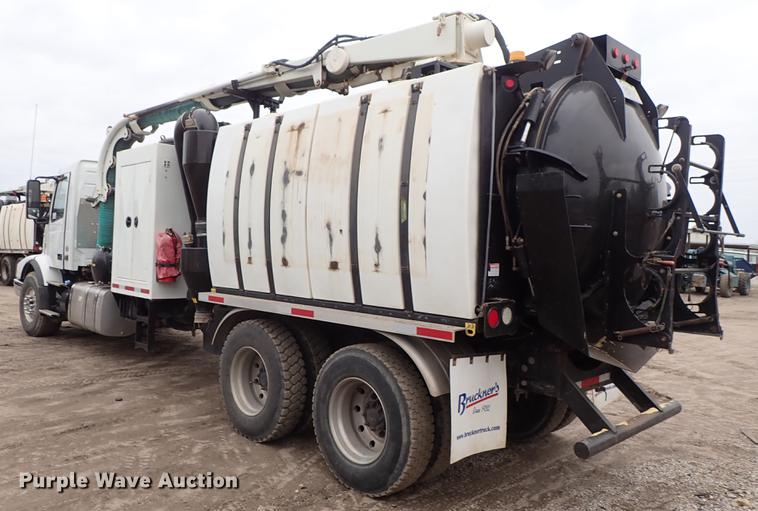 image for item DC1346 2012 Volvo VHD hydrovac truck