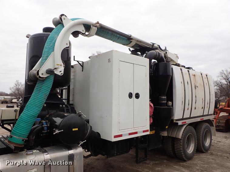 image for item DC1346 2012 Volvo VHD hydrovac truck