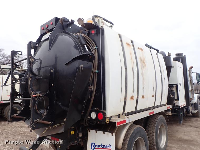 image for item DC1346 2012 Volvo VHD hydrovac truck