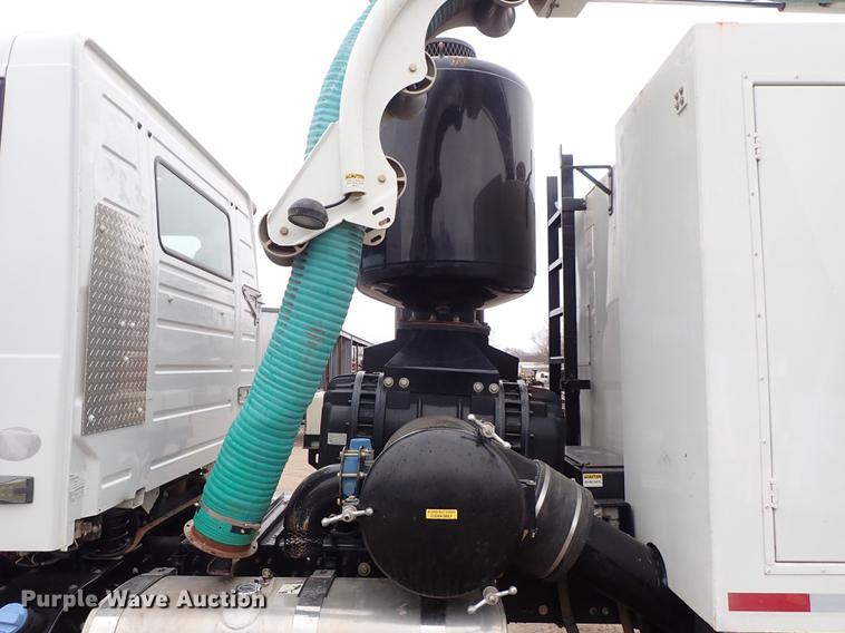 image for item DC1346 2012 Volvo VHD hydrovac truck