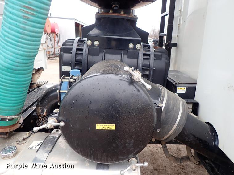 image for item DC1346 2012 Volvo VHD hydrovac truck