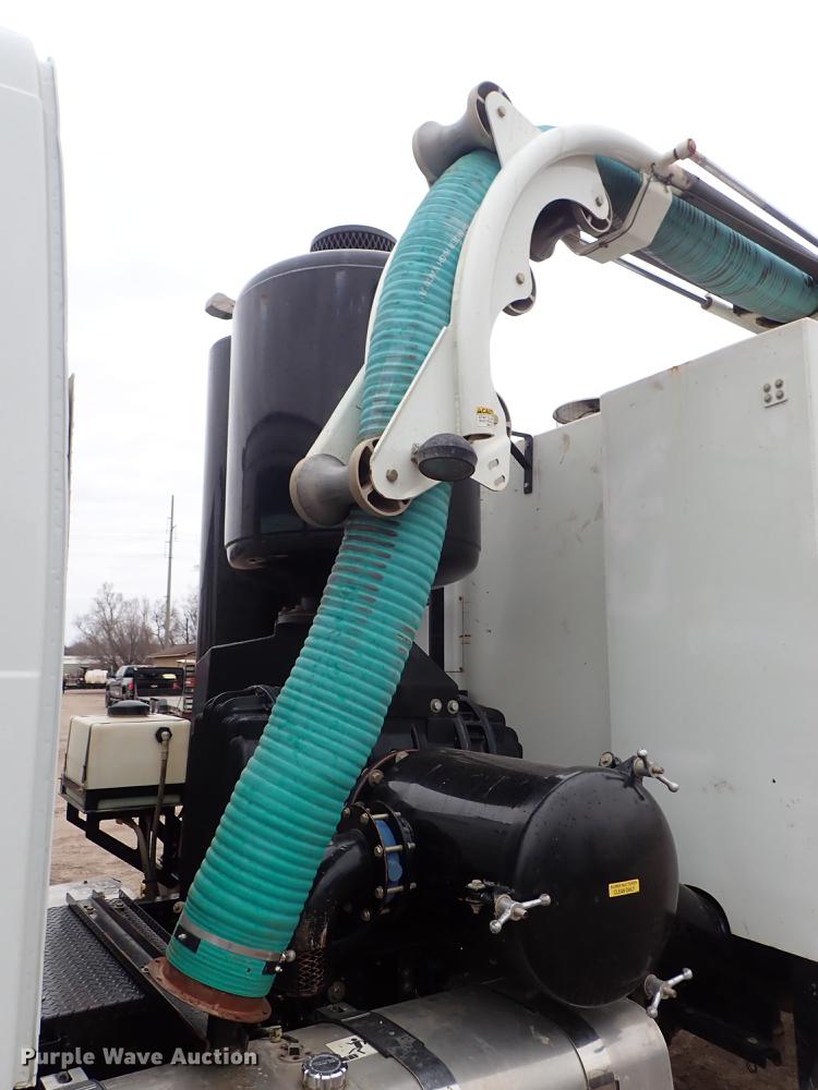 image for item DC1346 2012 Volvo VHD hydrovac truck