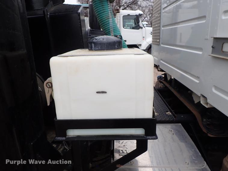 image for item DC1346 2012 Volvo VHD hydrovac truck