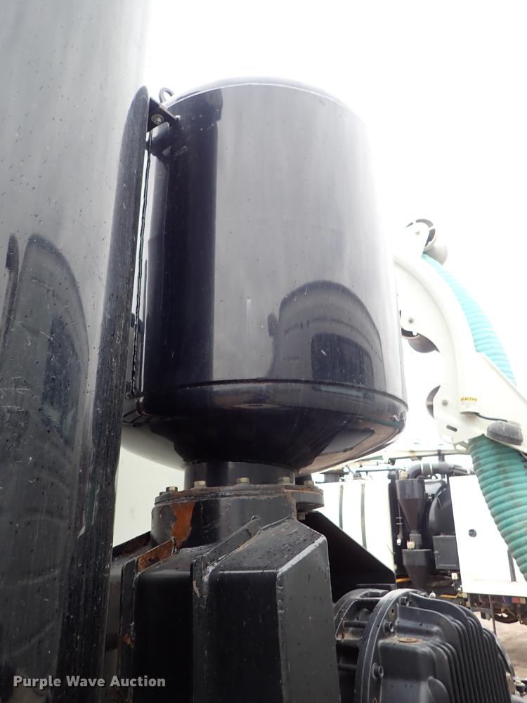 image for item DC1346 2012 Volvo VHD hydrovac truck