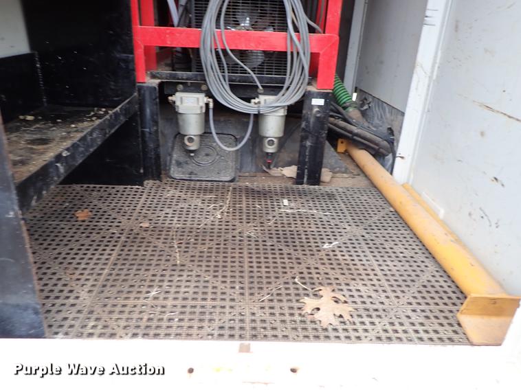 image for item DC1346 2012 Volvo VHD hydrovac truck