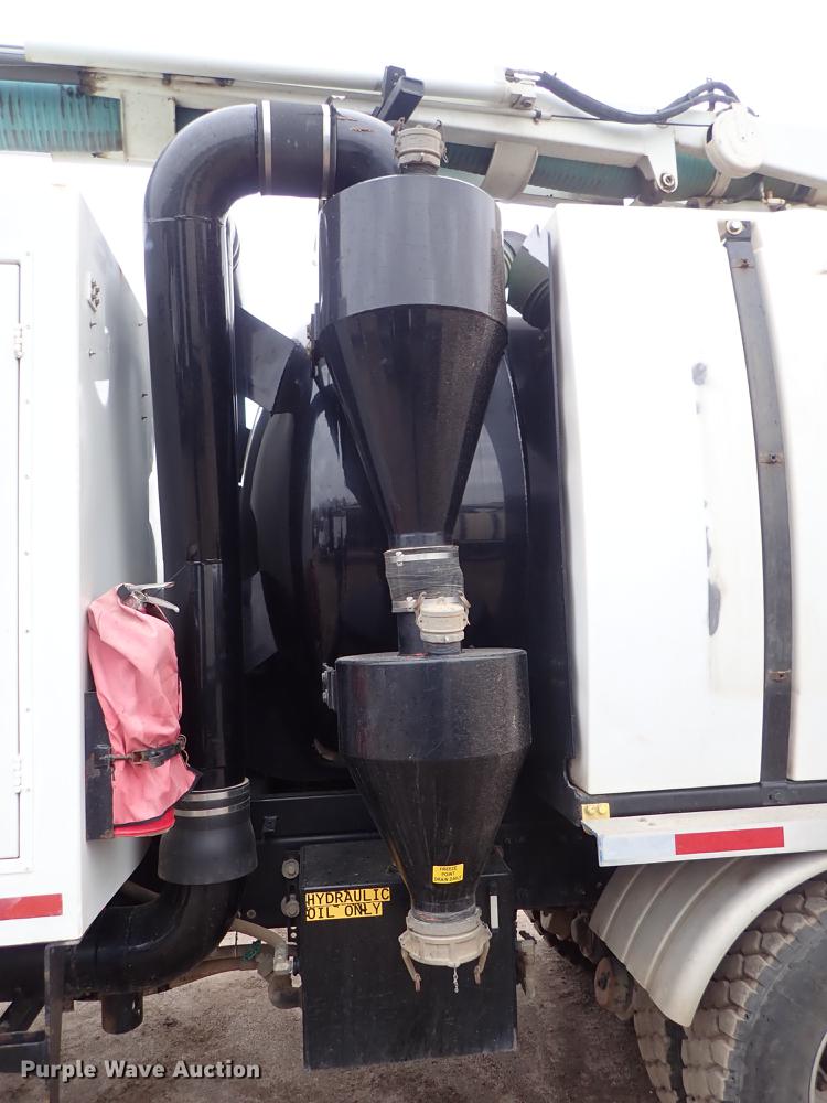 image for item DC1346 2012 Volvo VHD hydrovac truck