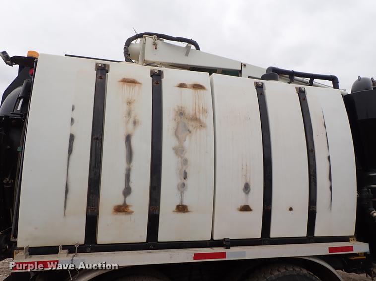 image for item DC1346 2012 Volvo VHD hydrovac truck