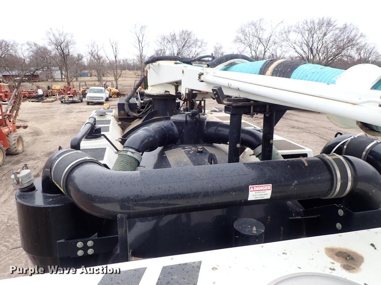 image for item DC1346 2012 Volvo VHD hydrovac truck