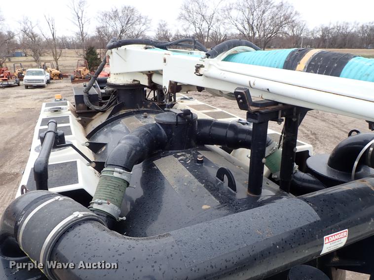 image for item DC1346 2012 Volvo VHD hydrovac truck