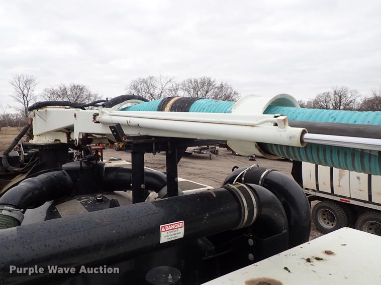 image for item DC1346 2012 Volvo VHD hydrovac truck