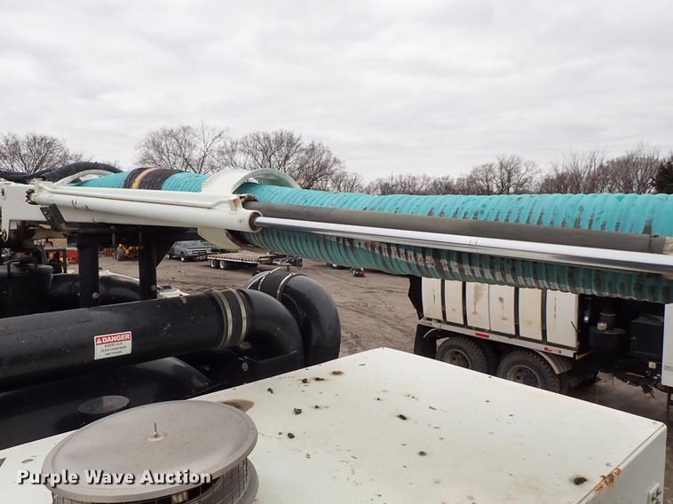 image for item DC1346 2012 Volvo VHD hydrovac truck