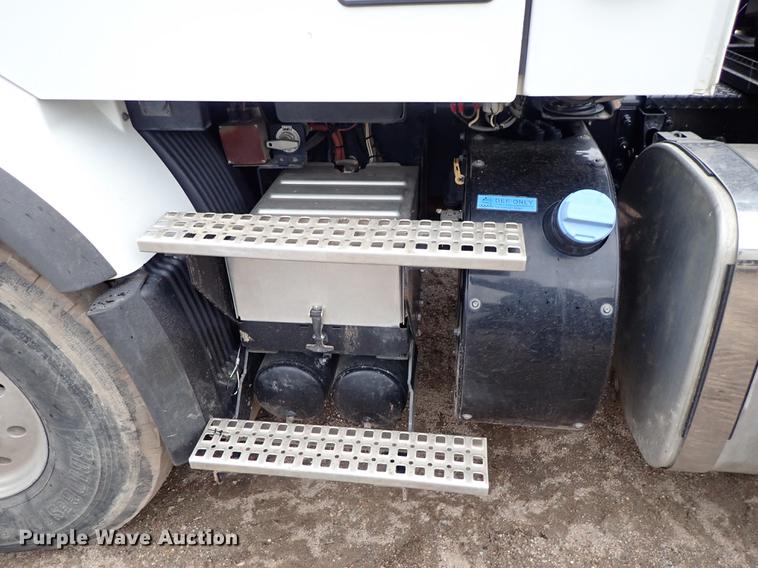 image for item DC1346 2012 Volvo VHD hydrovac truck