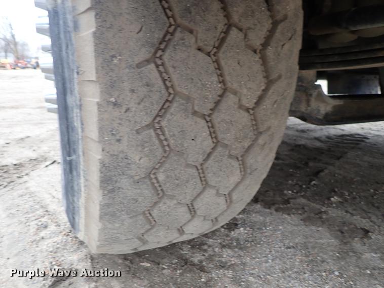 image for item DC1346 2012 Volvo VHD hydrovac truck