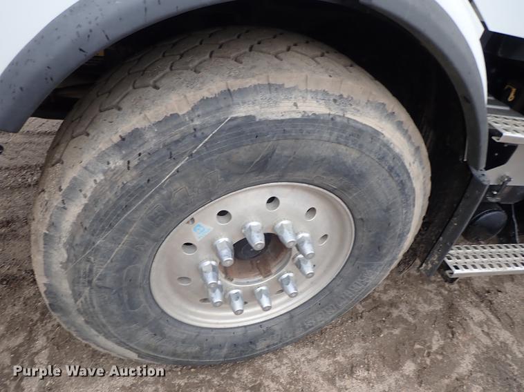 image for item DC1346 2012 Volvo VHD hydrovac truck