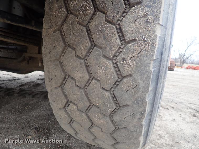 image for item DC1346 2012 Volvo VHD hydrovac truck