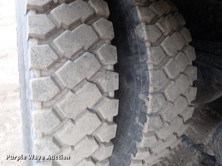 image for item DC1346 2012 Volvo VHD hydrovac truck