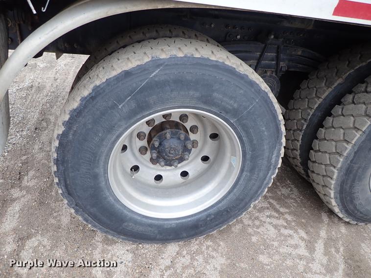 image for item DC1346 2012 Volvo VHD hydrovac truck