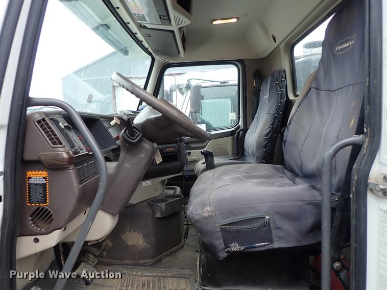 image for item DC1346 2012 Volvo VHD hydrovac truck