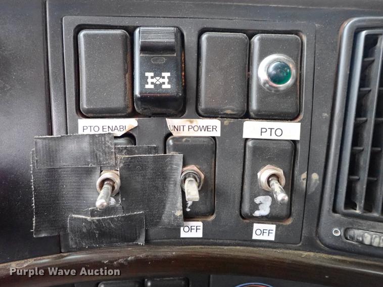 image for item DC1346 2012 Volvo VHD hydrovac truck