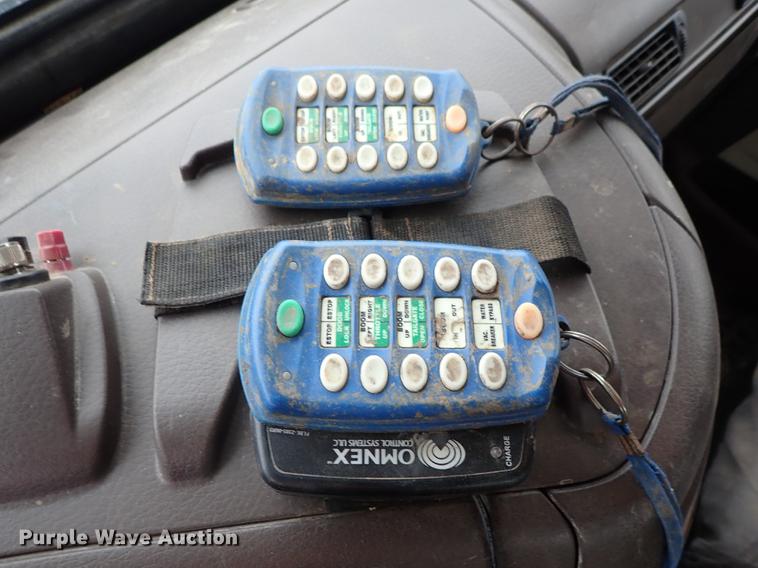 image for item DC1346 2012 Volvo VHD hydrovac truck