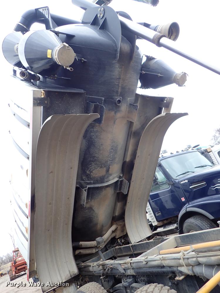 image for item DC1346 2012 Volvo VHD hydrovac truck