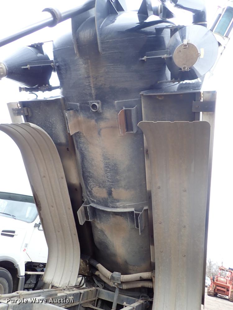 image for item DC1346 2012 Volvo VHD hydrovac truck