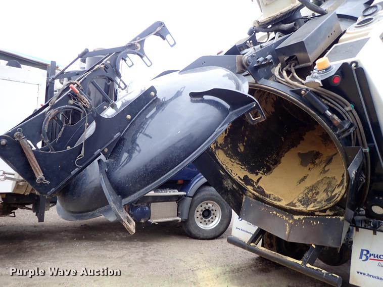 image for item DC1346 2012 Volvo VHD hydrovac truck