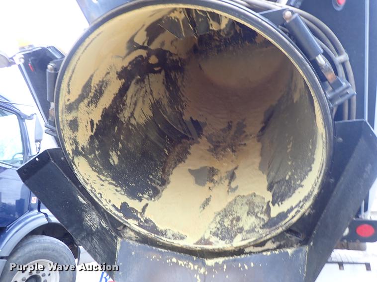 image for item DC1346 2012 Volvo VHD hydrovac truck