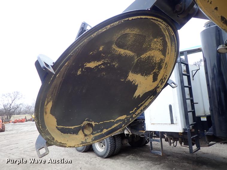 image for item DC1346 2012 Volvo VHD hydrovac truck