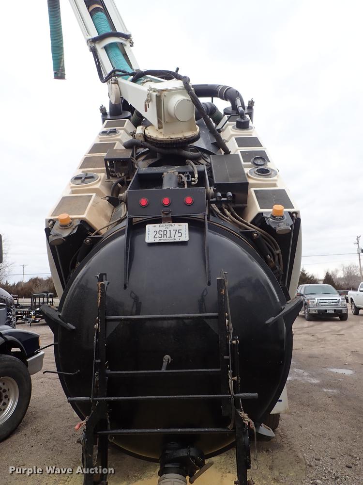 image for item DC1346 2012 Volvo VHD hydrovac truck