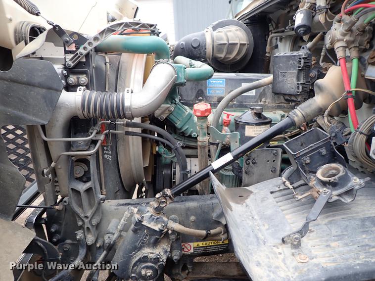 image for item DC1346 2012 Volvo VHD hydrovac truck