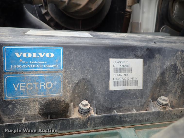 image for item DC1346 2012 Volvo VHD hydrovac truck