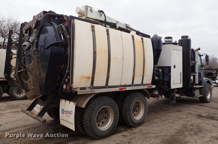 image for item DC1347 2007 Volvo VHD hydrovac truck