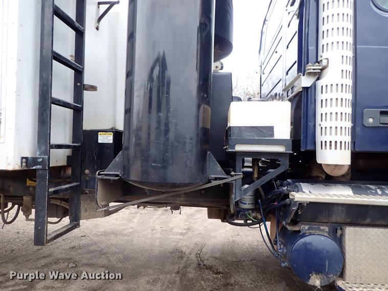 image for item DC1347 2007 Volvo VHD hydrovac truck