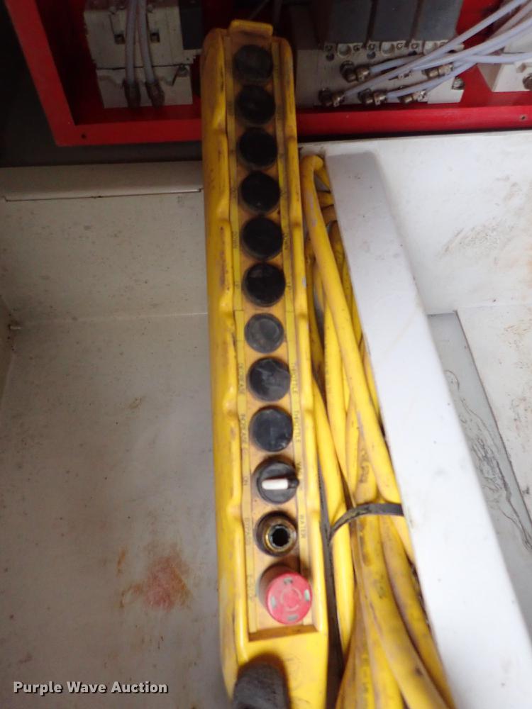 image for item DC1347 2007 Volvo VHD hydrovac truck