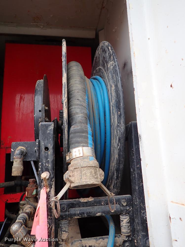 image for item DC1347 2007 Volvo VHD hydrovac truck