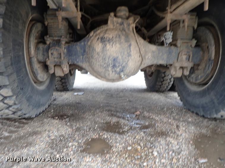 image for item DC1347 2007 Volvo VHD hydrovac truck