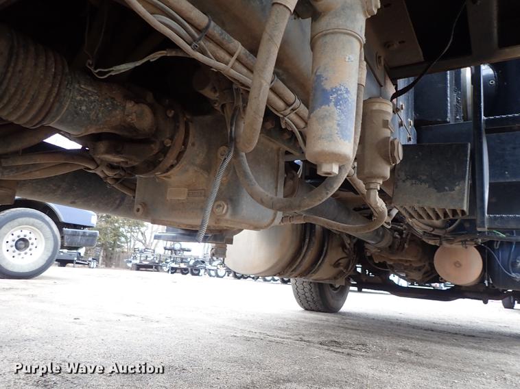 image for item DC1347 2007 Volvo VHD hydrovac truck