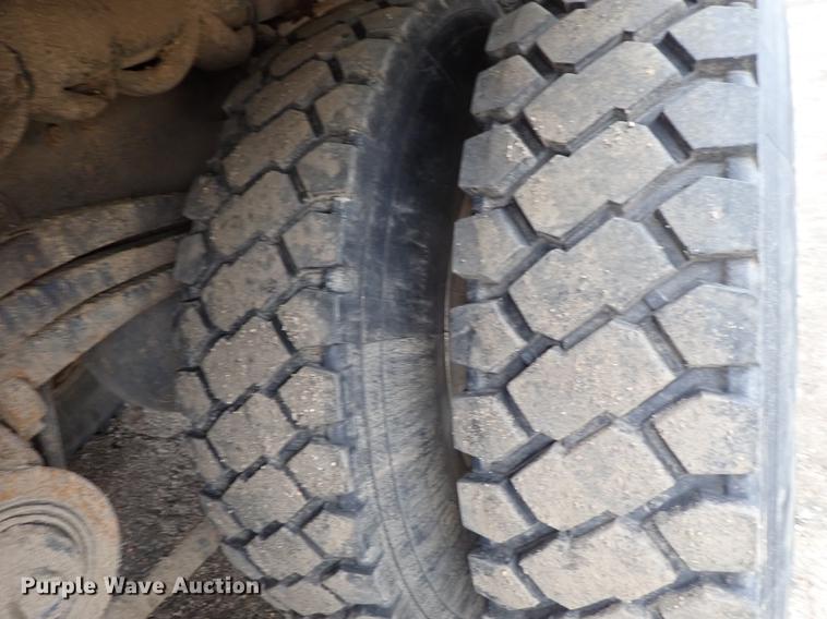 image for item DC1347 2007 Volvo VHD hydrovac truck