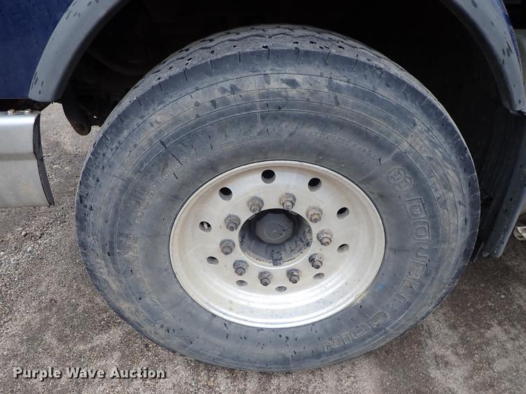 image for item DC1347 2007 Volvo VHD hydrovac truck