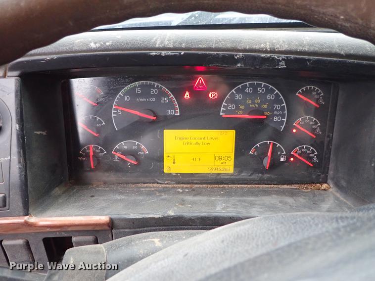 image for item DC1347 2007 Volvo VHD hydrovac truck