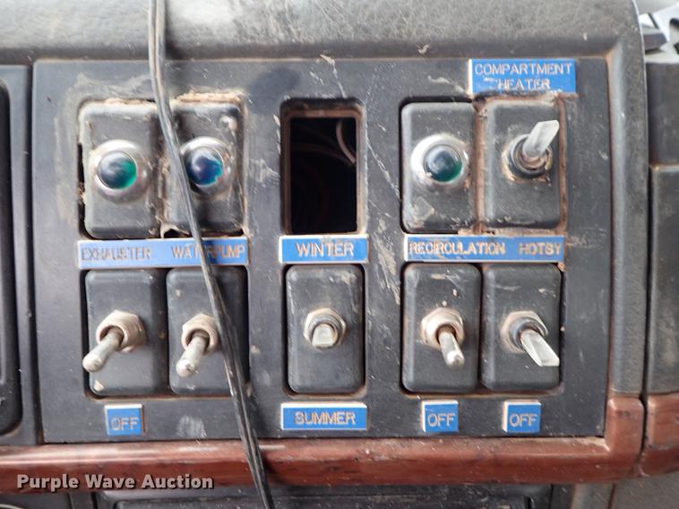 image for item DC1347 2007 Volvo VHD hydrovac truck