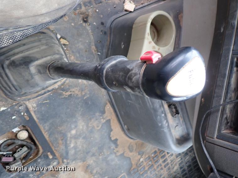 image for item DC1347 2007 Volvo VHD hydrovac truck