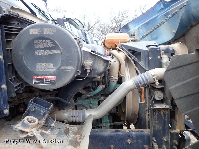 image for item DC1347 2007 Volvo VHD hydrovac truck