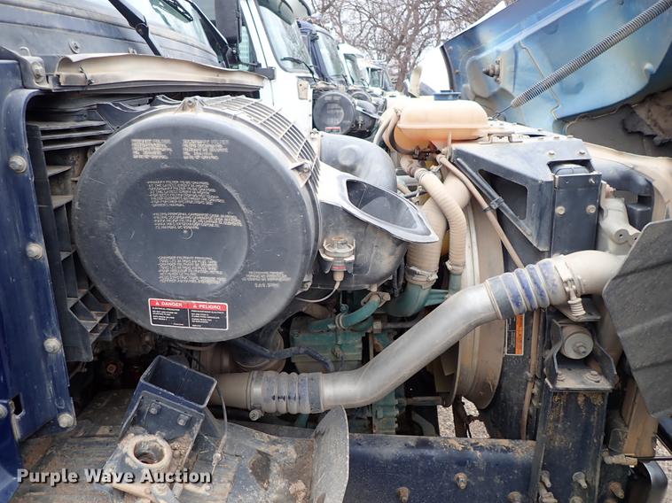 image for item DC1347 2007 Volvo VHD hydrovac truck