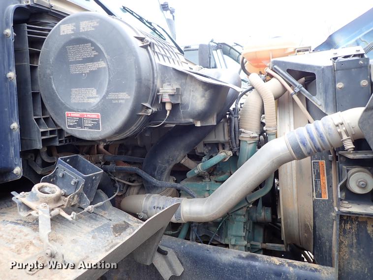 image for item DC1347 2007 Volvo VHD hydrovac truck