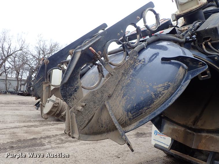 image for item DC1347 2007 Volvo VHD hydrovac truck