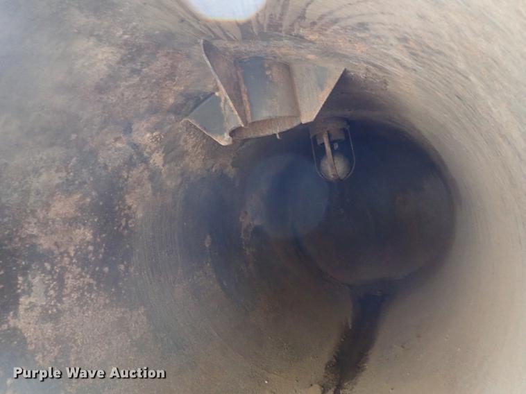 image for item DC1347 2007 Volvo VHD hydrovac truck